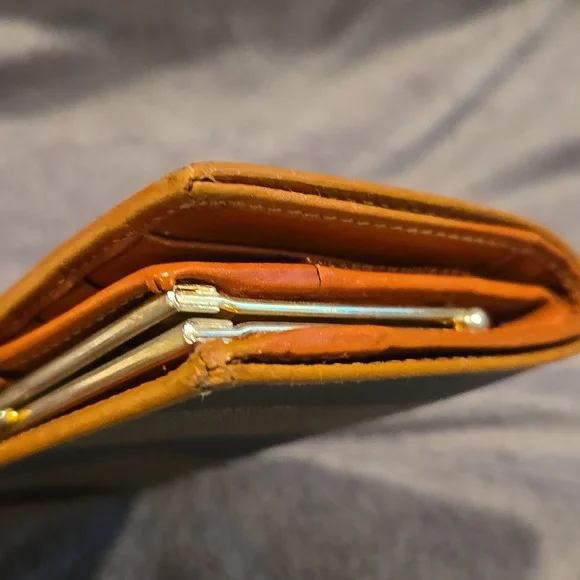 Fendi Kisslock Rehab Wallet Brown and Black Striped - Picture 11 of 16